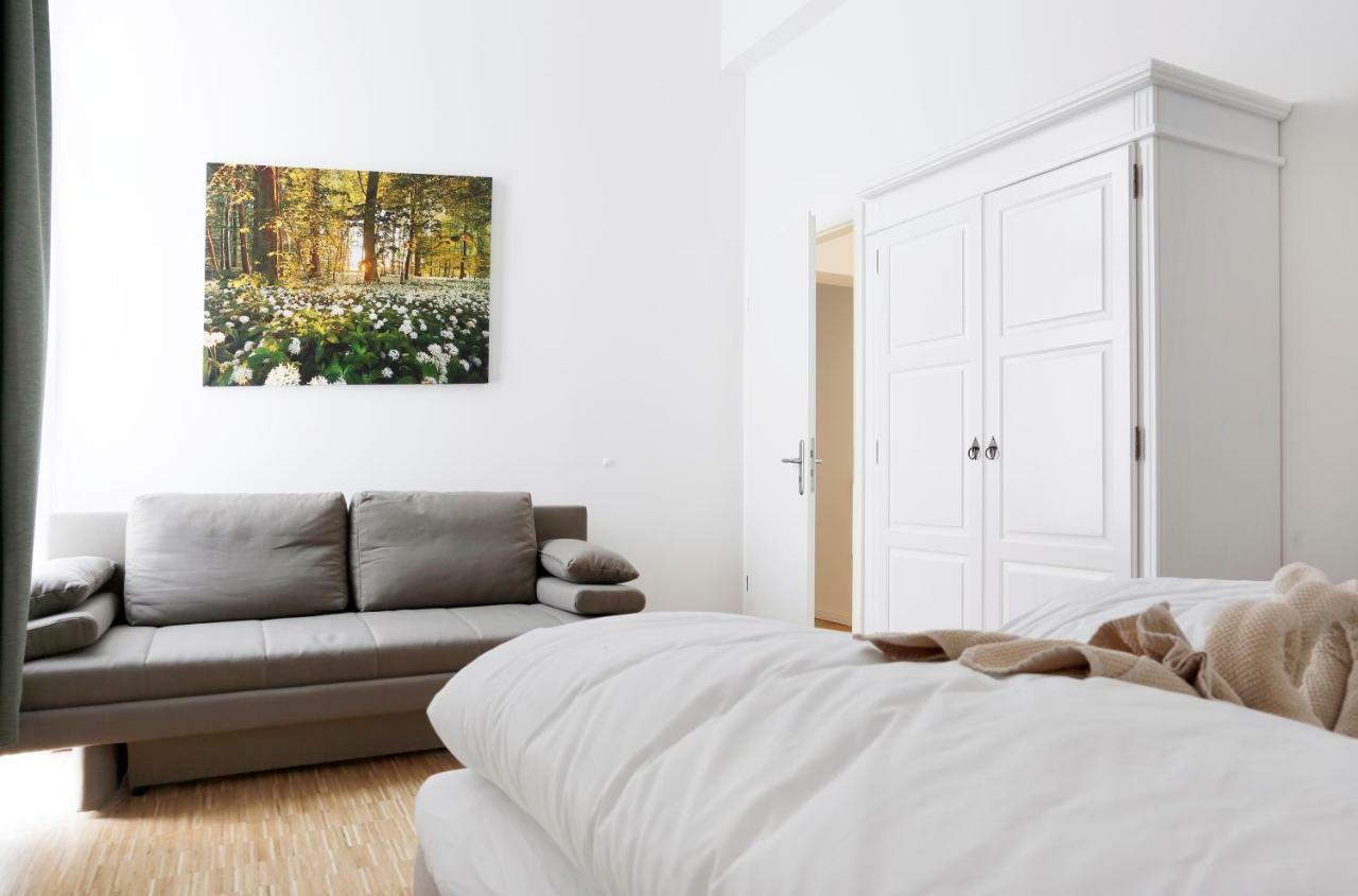 Sc 2 Cozy Family & Business Flair Welcomes You - Rockchair Apartments Berlino Esterno foto